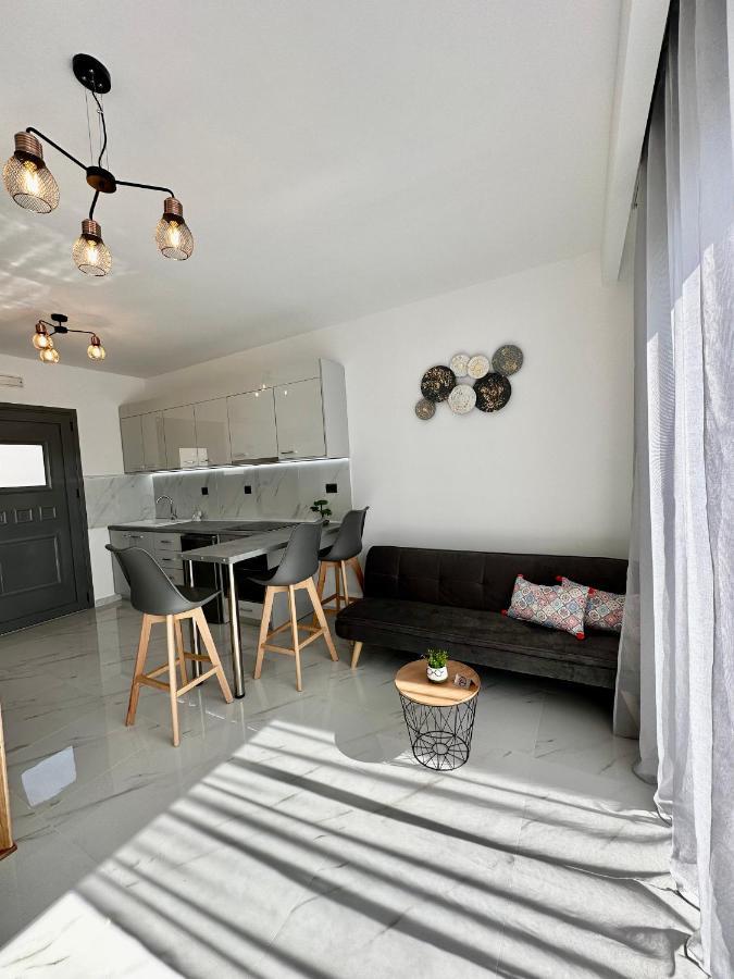 Royal Luxury Studios Архангелос Екстериор снимка
